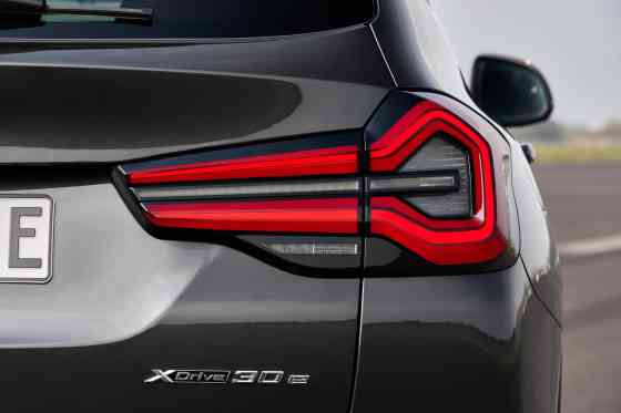 Besides X5 & 7 Series, BMW X3 could also get PHEV variant in PH image