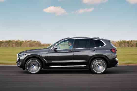 Besides X5 & 7 Series, BMW X3 could also get PHEV variant in PH image