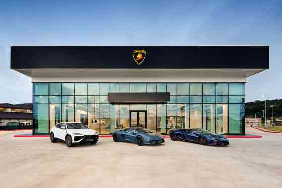 Lamborghini Urus SE sold out until end of 2025, Revuelto has 2-year wait list Lamborghini Urus SE sold out until end of 2025, Revuelto has 2-year wait list image