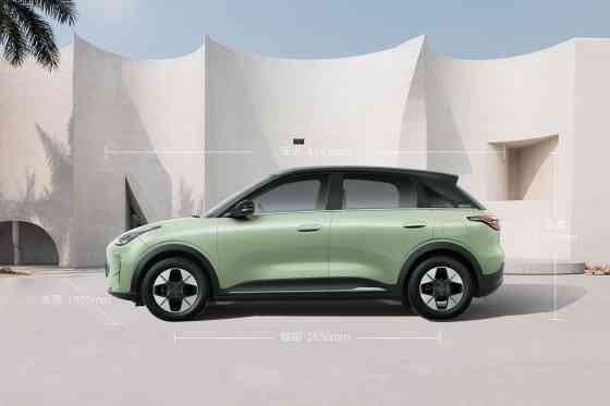 This cute EV from Geely wants to fight BYD Dolphin image
