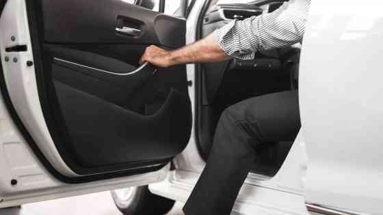 When Your Car Catches Fire: Dos and Don'ts image