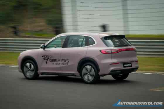 First Drive: Geely EX5 wants in on the EV market in PH image