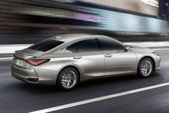 Seventh-generation Lexus ES gets second facelift for 2025 image