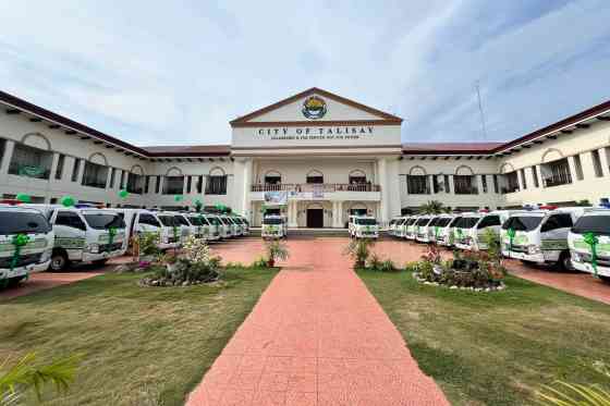 Isuzu PH boosts Talisay City's emergency response with 22 Traviz units image