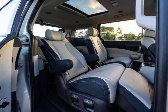 2025 Kia Carnival Turbo HEV can be yours for PHP 3.488M image