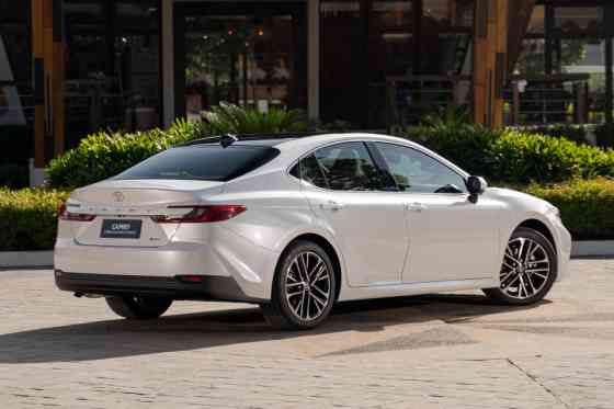 Toyota quietly launches 2025 Camry HEV image