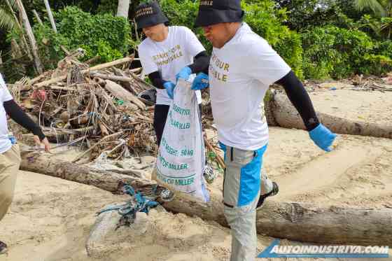 Toyota PH successfully holds National Coastal Cleanup & Mangrove Planting Day image
