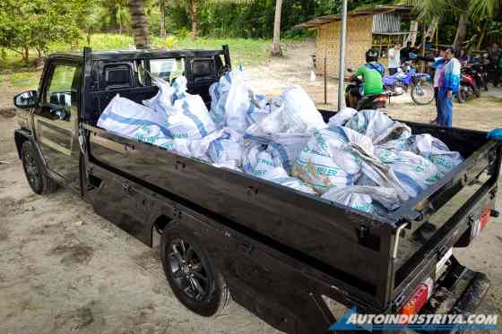 Toyota PH successfully holds National Coastal Cleanup & Mangrove Planting Day image