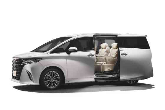 2025 Toyota Alphard PHEV image