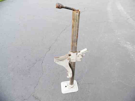 Auto Essentials: The story of the humble scissor jack image