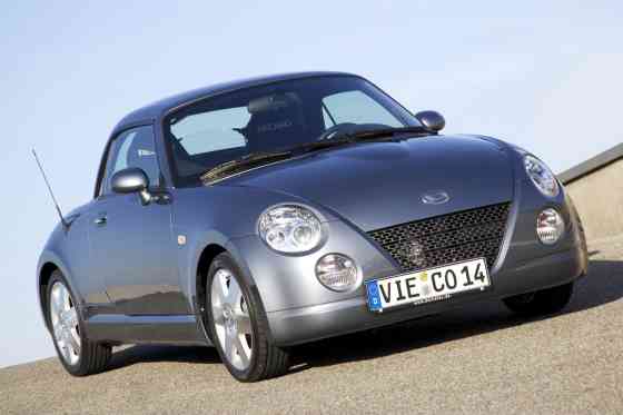 Tuner transforms Daihatsu Copen into a mini Porsche 911 image