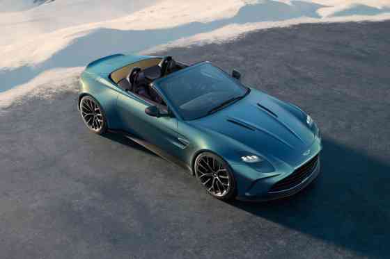 Aston Martin expands 2025 Vantage lineup with Roadster image