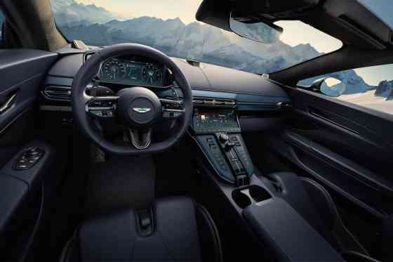 Aston Martin expands 2025 Vantage lineup with Roadster image