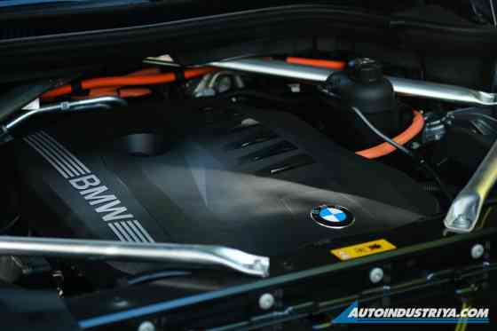 The power to adapt and thrive: BMW X5 PHEV image