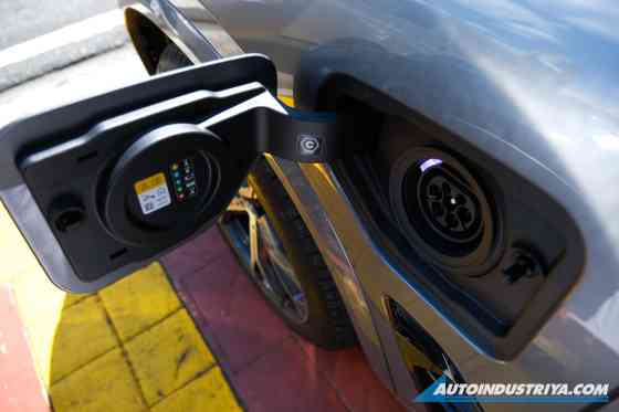 The power to adapt and thrive: BMW X5 PHEV image