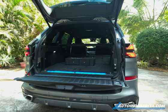 The power to adapt and thrive: BMW X5 PHEV image