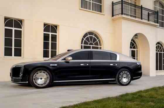 Huawei has a Maybach rival called Maextro S800 image