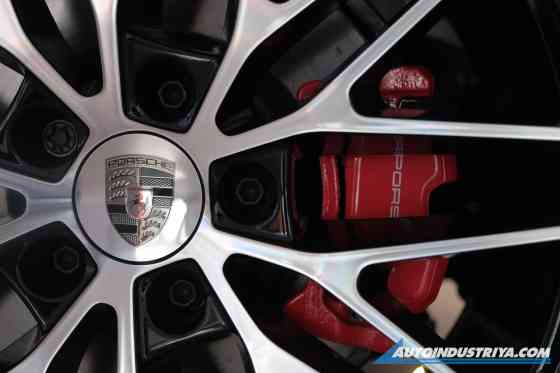 2025 Porsche Macan EV launch image