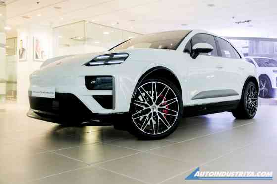 2025 Porsche Macan EV launch image