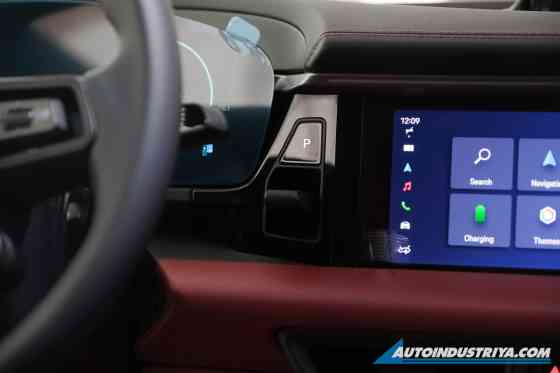 2025 Porsche Macan EV launch image