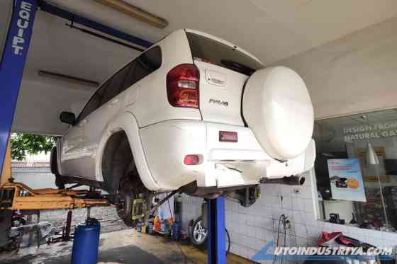 Where should I take my car for an oil change? image