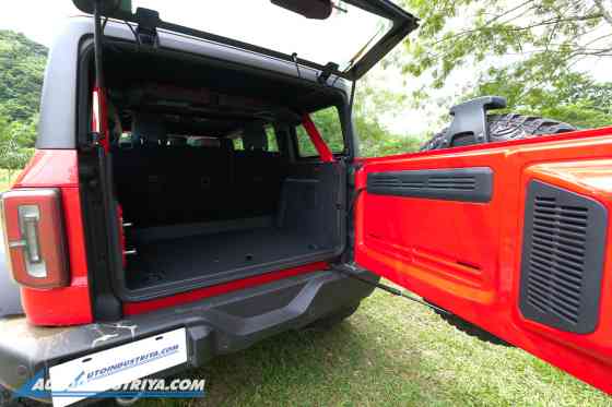 2025 Ford Bronco Outer Banks Sasquatch 2.7L Ecoboost V6 image