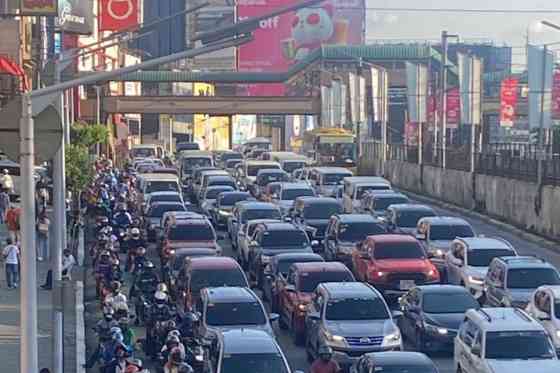 DILG head suggests road fee for EDSA image