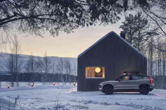 Volvo launches EX30 for outdoors with new Cross Country version image