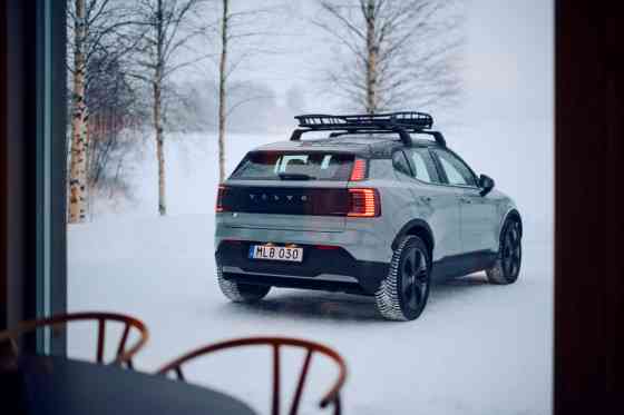 Volvo launches EX30 for outdoors with new Cross Country version image