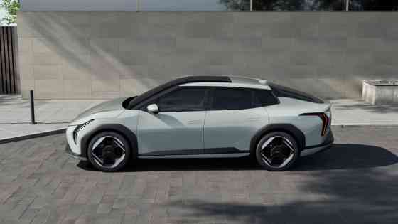2025 Kia EV4 comes in sedan, hatchback body styles image
