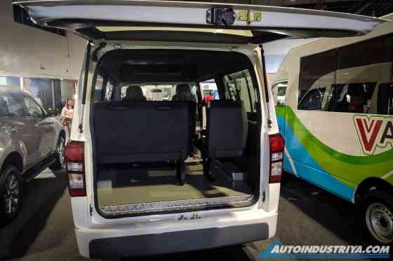 Isuzu Traviz Passenger Van image