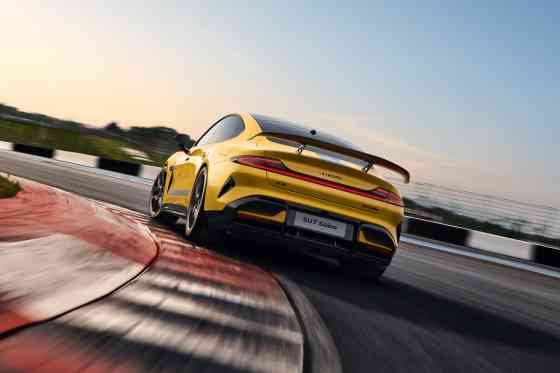 Xiaomi wants to sell cars to global markets by 2027 image