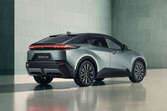 2025 Toyota C-HR+ EV is the bZ4X's sleeker sibling image
