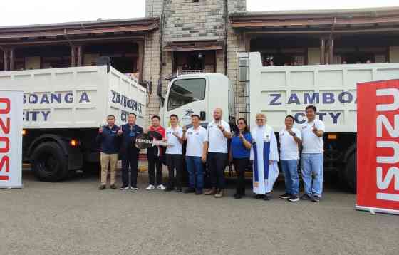 IPC turns over Isuzu trucks to various fleet customers image