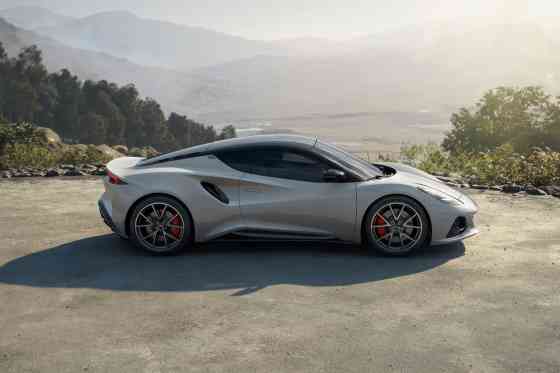 2025 Lotus Emira Turbo, Turbo SE, V6 variants now in PH image