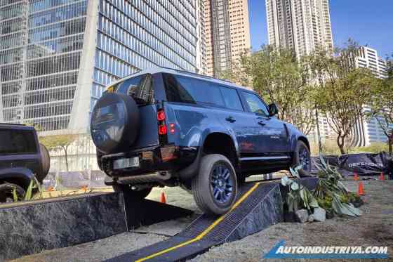 Go on a 4x4 adventure this weekend in the Defender Experience image