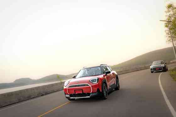 The Thailand Job: Mini Aceman SE, Cooper SE drive image