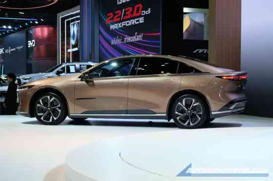 Bangkok 2025: Mazda 6e image