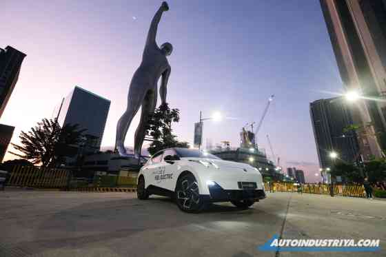 Lynk & Co to expand PH lineup with 02 EV crossover image