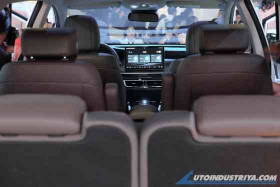 MIAS 2025: All-electric BYD eMAX 7 to shake up MPV market image