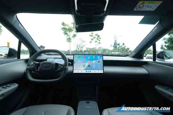 MIAS 2025: Lynk & Co 02 EV image