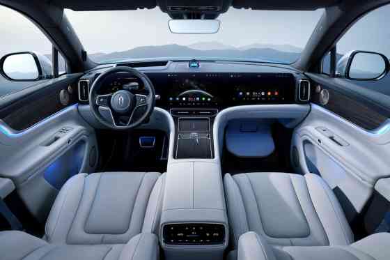 MIAS 2025: Aito M9 PHEV is one heck of a mobile tech lounge image