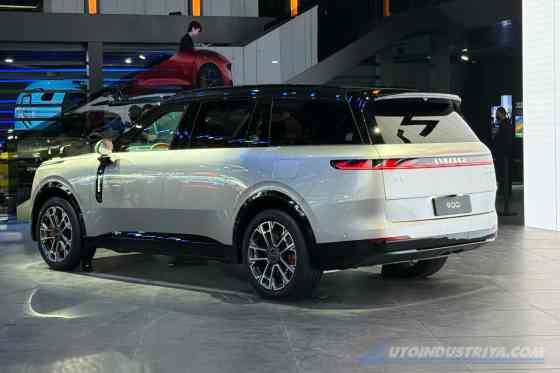 Shanghai 2025: Lynk & Co 900 makes commanding presence image