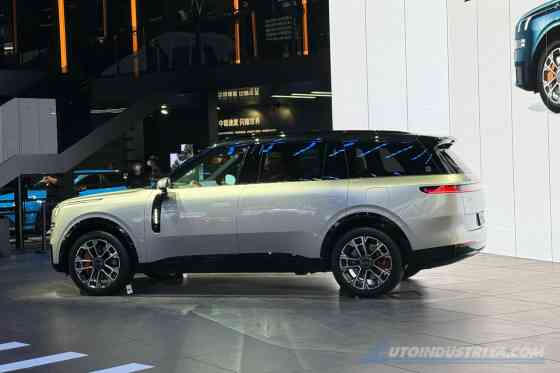Shanghai 2025: Lynk & Co 900 makes commanding presence image