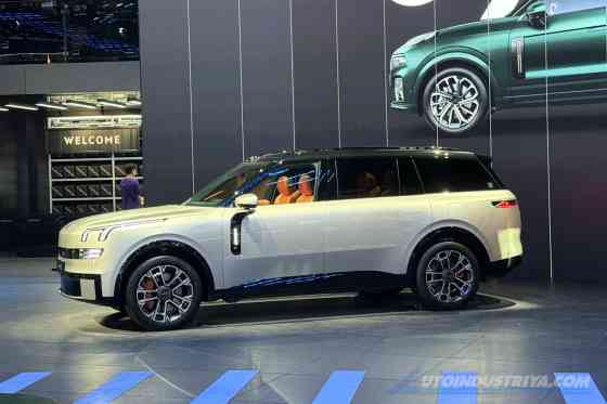 Shanghai 2025: Lynk & Co 900 makes commanding presence image