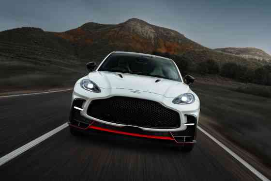 Look out Purosangue: Aston Martin unleashes 727 HP DBX S image