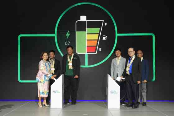 HARI reveals Hyundai Mighty, County Electric at EV Expo image