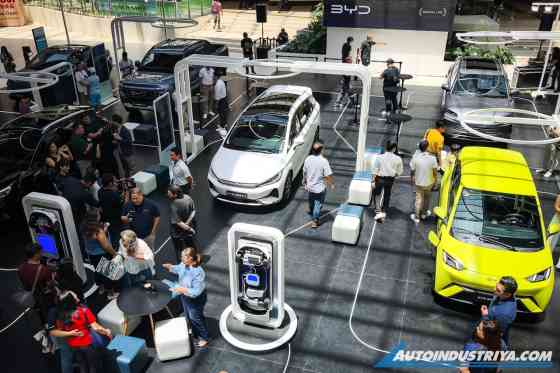 BYD 10,000th NEV image