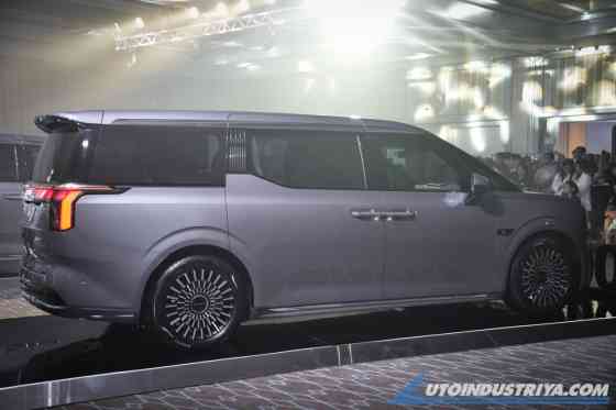 2025 Zeekr 009 enters luxury MPV segment; starts under PHP 4.2M image