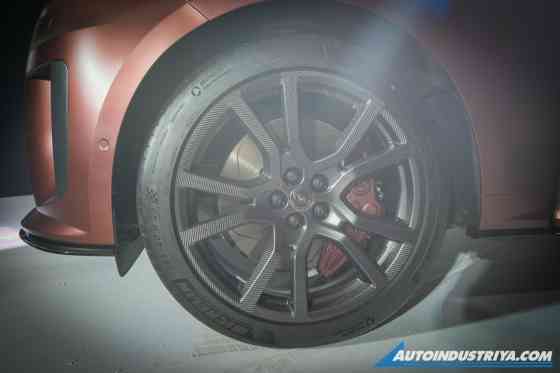 Ultra Lux: 2025 Range Rover Sport SV Edition Two is yours for PHP 32.49M image